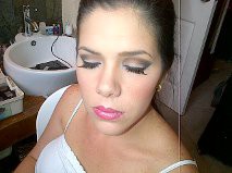 curso maquillaje correctivo basico,en esta fase ya la alumna maneja las técnicas de correccioin 